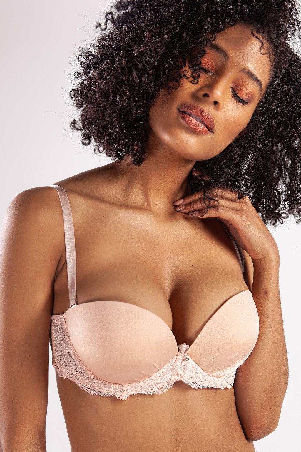 Gracia Push-Up Strapless Bra 117-010 Pudra